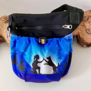 Gassitasche-Leckerlibeutel-Leckerlitasche-Bauchtasche-Hund-Hundespaziergang-Hundesport-Softshell-Friends-blau-schwarz-1